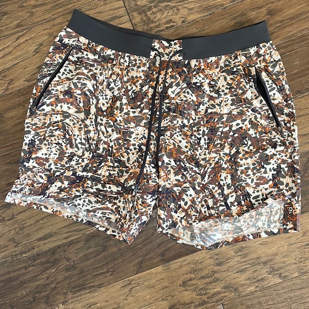 Lululemon License to Train Shorts 7”